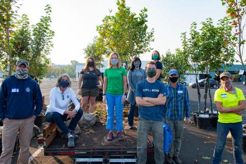 TV Canopy Network, TNC-Idaho, and city staff joined Mayor McLean and CoTC Council President Clegg to distribute 500 large-caliper trees to residents across the city throughout the month of October. Photo Credit: City of Boise and Guy Hand